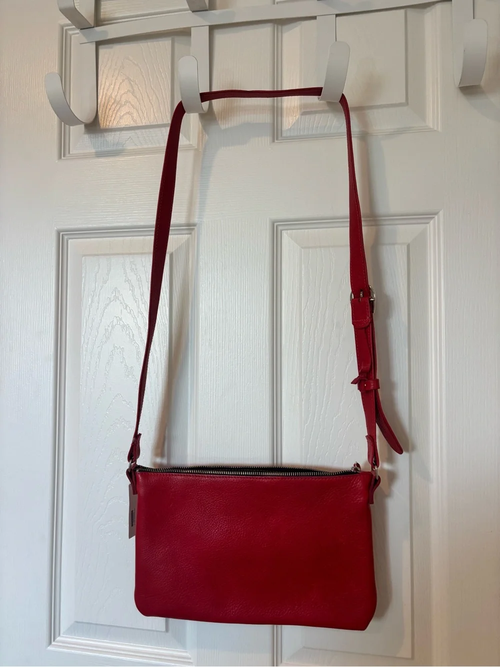 Classic Red Leather Crossbody Bag with Adjustable Strap